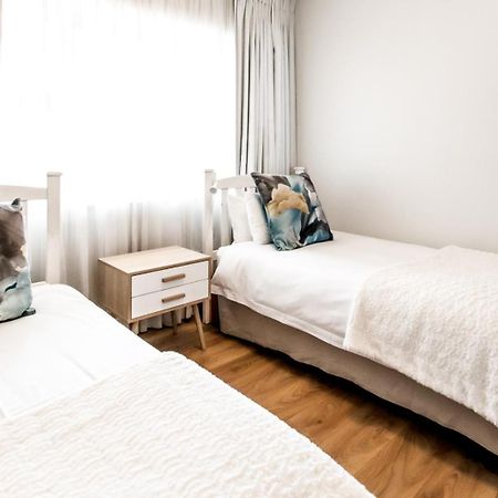 Bayview 208 Apartment Hermanus Bagian luar foto