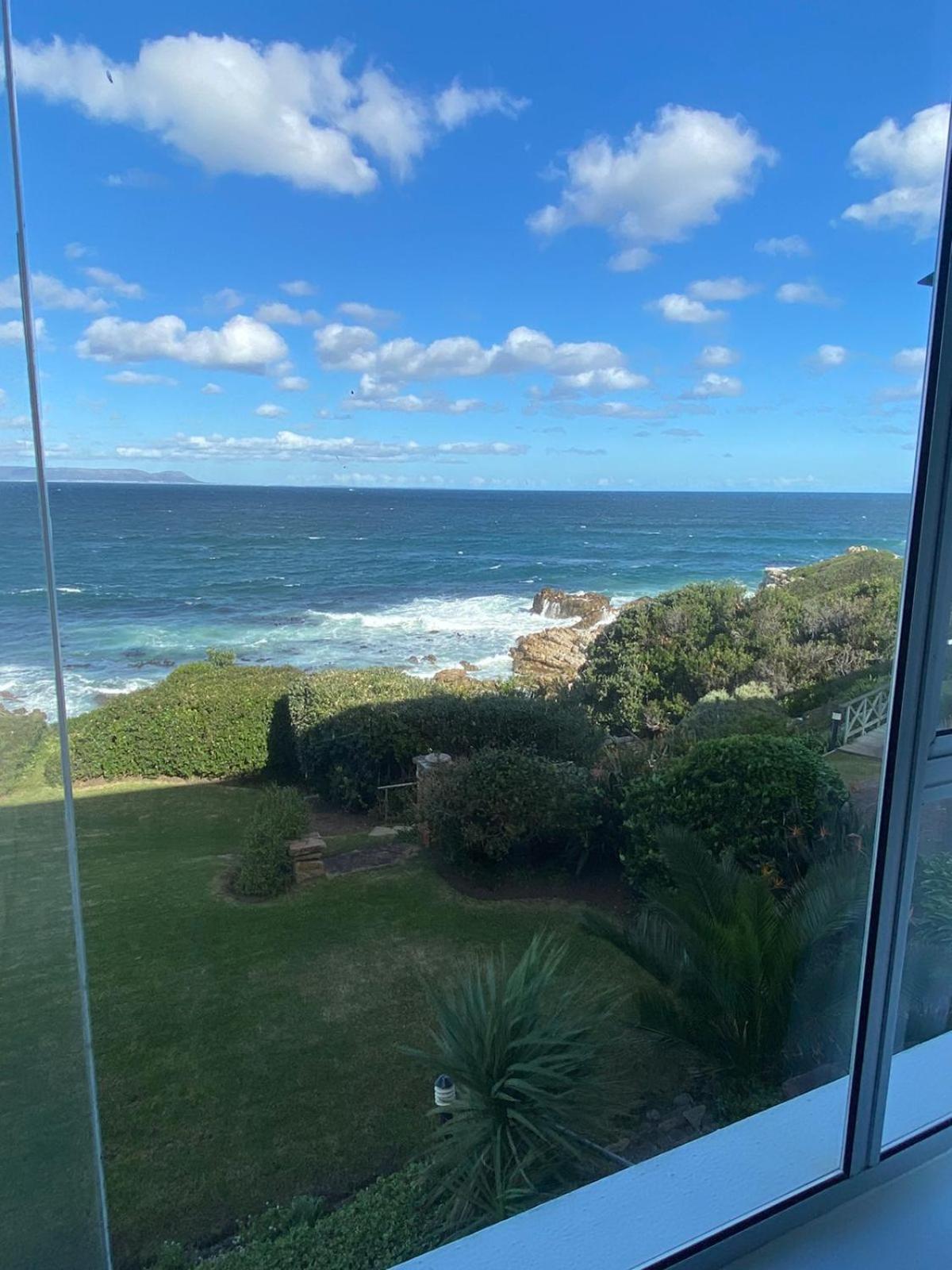 Bayview 208 Apartment Hermanus Bagian luar foto